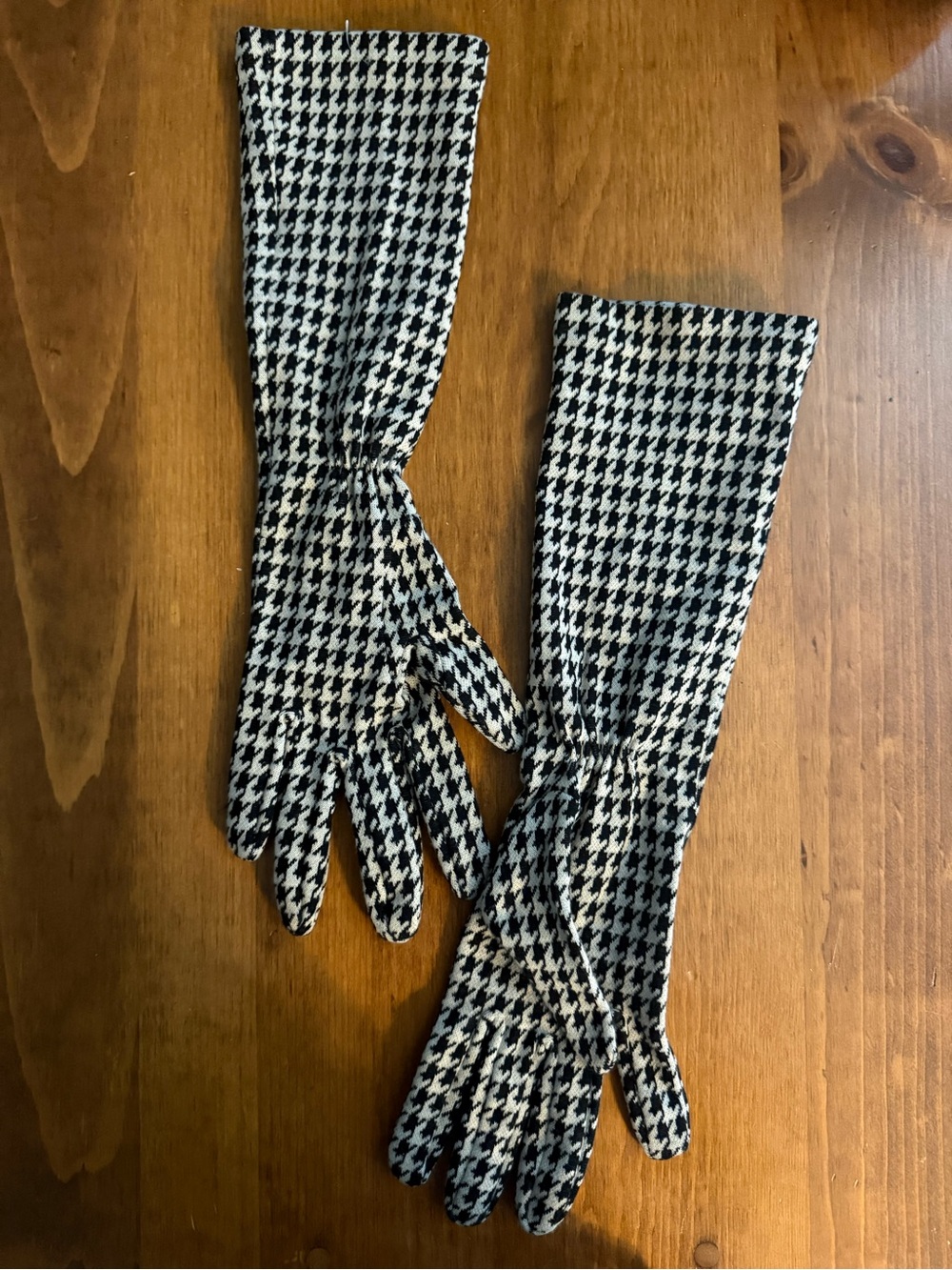 Steve Madden Y2K Houndstooth Long Opera Gloves Black Cream